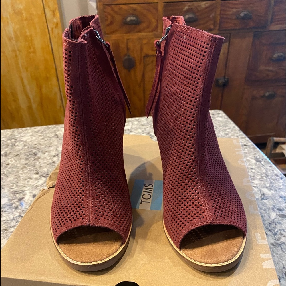 TOMS Majorca Perp Toe Block Heel Bootie